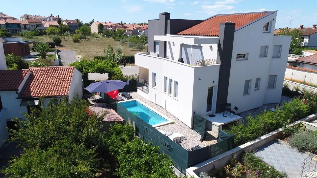 Apartments Peti 0*, Pula