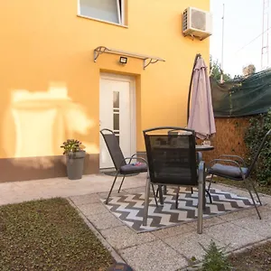 Appartamento Moet With Garden, Pola