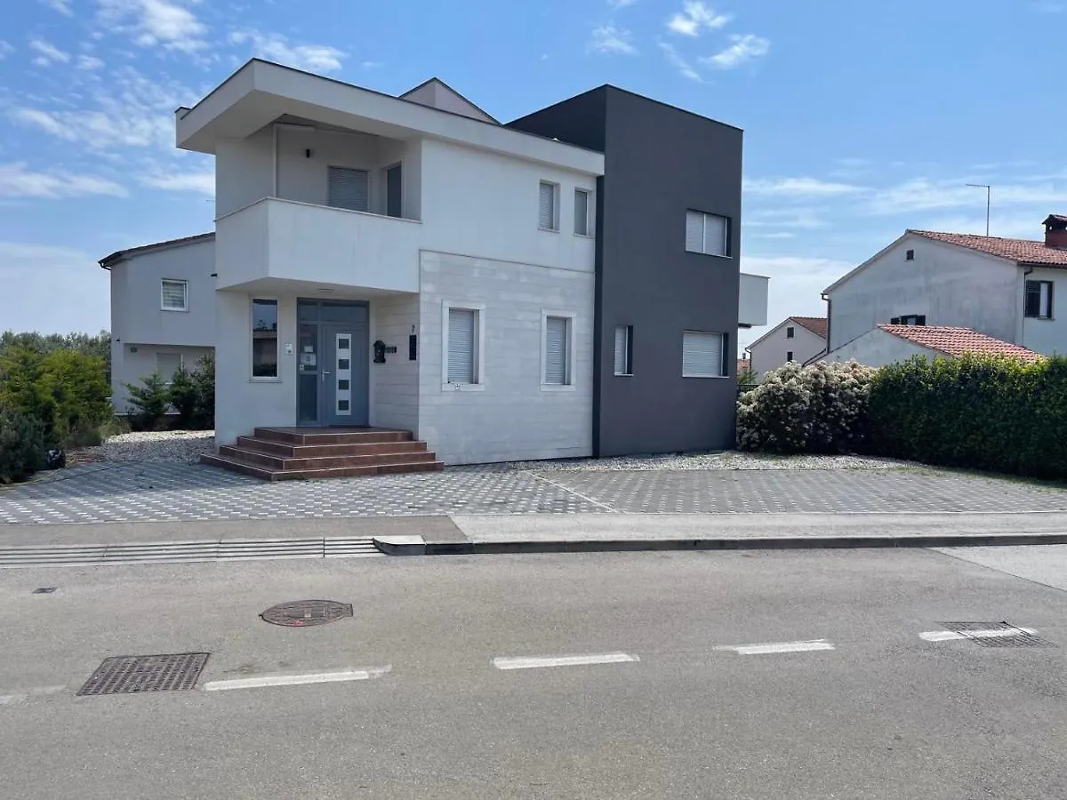 Apartments Peti Pula