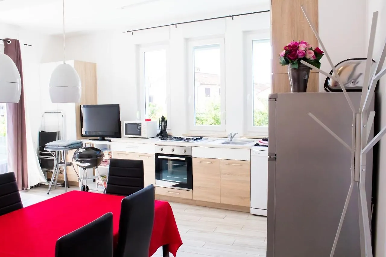 Apartments Peti Pula 0*,  Croatia