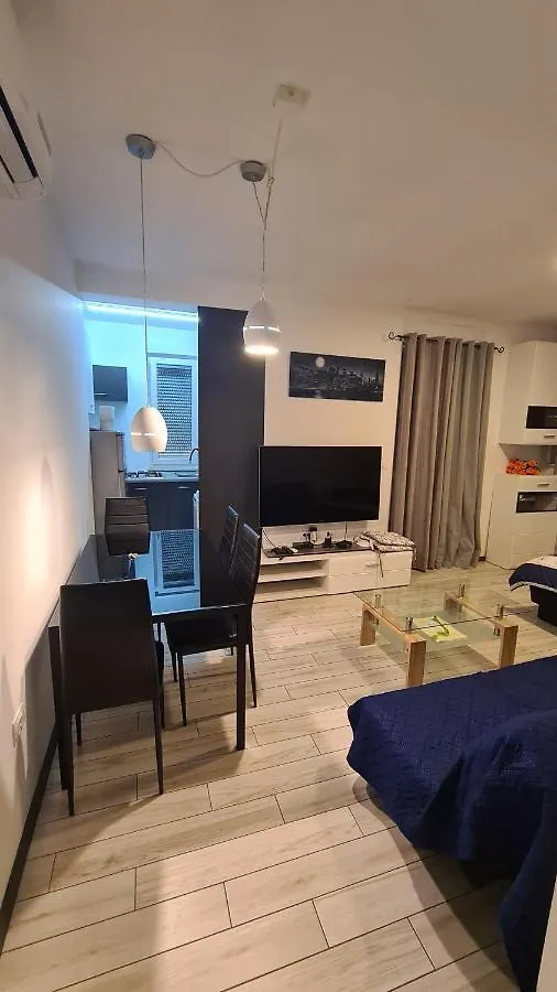 Apartments Peti Pula 0*,  Croatia
